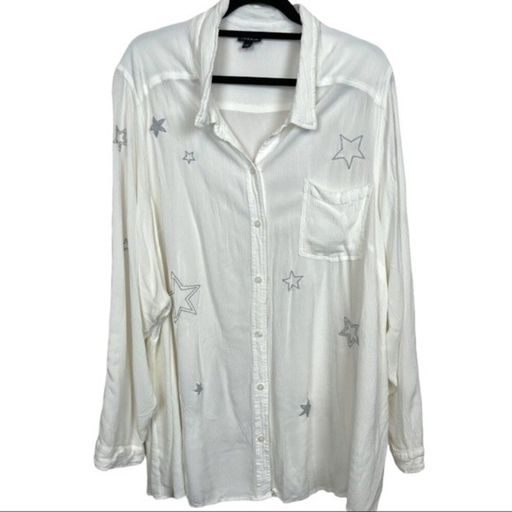 Torrid Taylor White button down shirt with embroidered silver stars sz 6